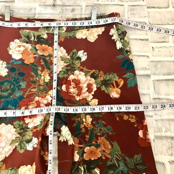 Chico’s Floral Wide Leg Pull On Pants Size 2R (12-14). Soft and comfortable. - Picture 7 of 8